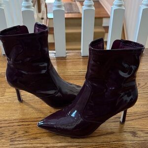 Jessica Simpson: Elegant Burgundy Ankle Boots